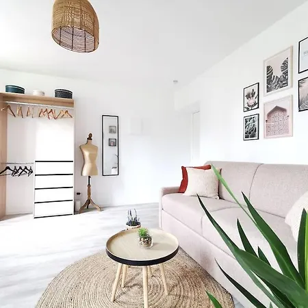 L'authentique *studio *parking Prive* *wifi*calme Apartment